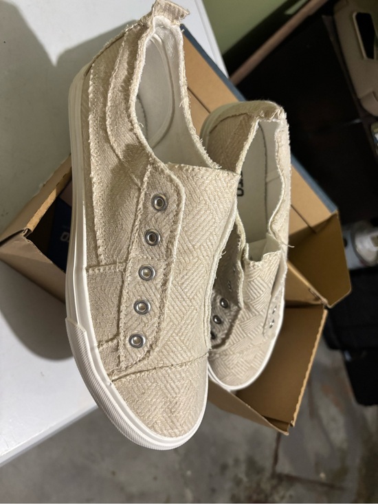 Shoes - Casual Slip-On Women's Sneakers - Cream Canvas